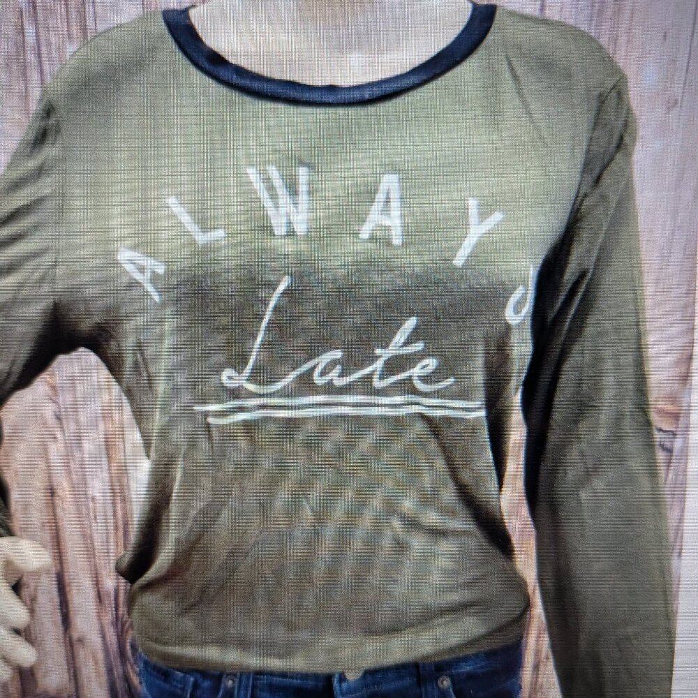 SIZE S BEWARE Always Late Long Sleeve Top INVPV118